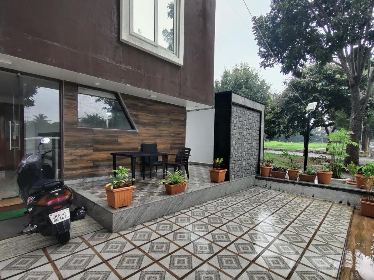 Avi Fortune Suites Bangalore Exterior foto